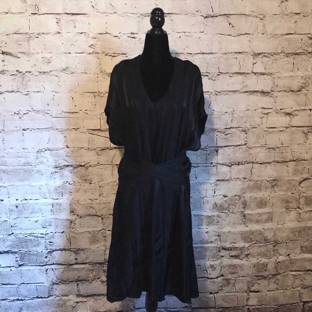 Tina jo black striped dress basic LBD